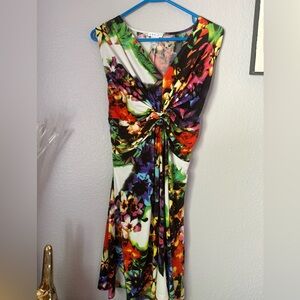 Venus Tropical Print V Neck Dress.  Size Large.  Ties in Back.